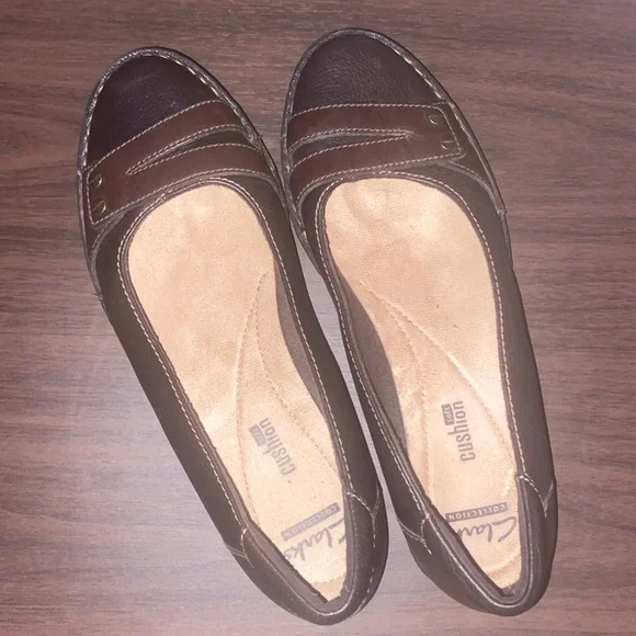 2 for $40 Clarks Collection Women’s Size 7 Shoes Brown Leather Slip On Loafer - Picture 8 of 13